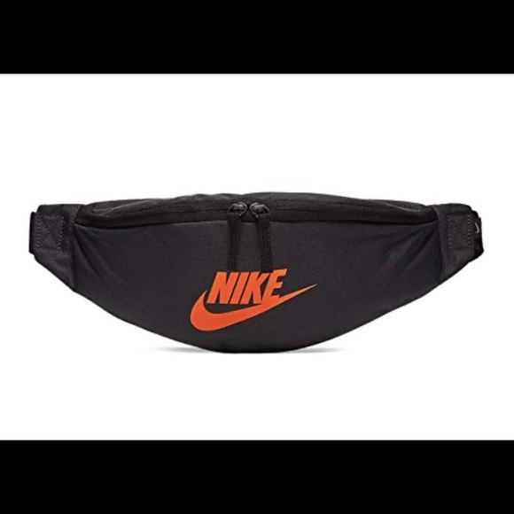 Nike Handbags - Nike Fanny Pack